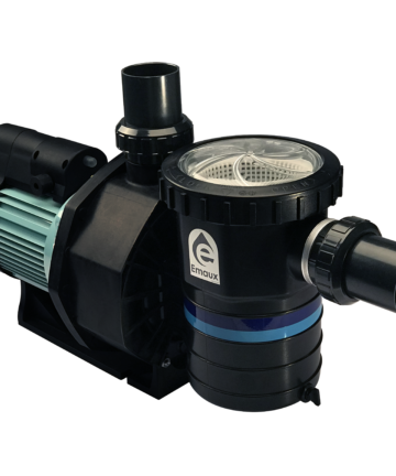 Black in colour pump with pre-filter, white basket in pre-filter and Emaux logo on pre-filter exterior, turquoise-coloured motor housing
