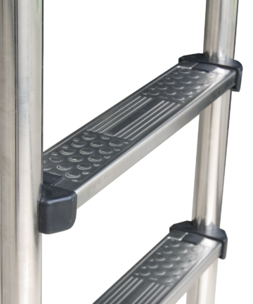 Stainless steel step with grooves on steps