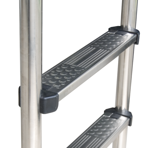 Stainless steel step with grooves on steps